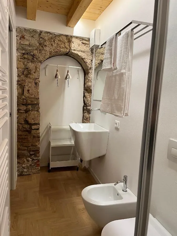 Holiday home La Piccola Casa Al Lago - Intera Casa Con 3 Camere E 2 Box Salo