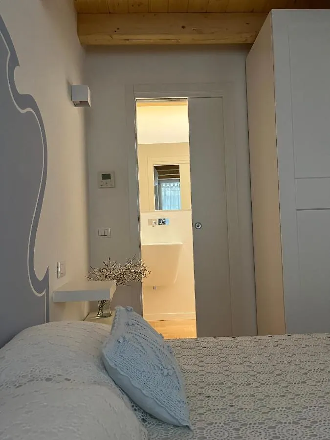 Holiday home La Piccola Casa Al Lago - Intera Casa Con 3 Camere E 2 Box Salo
