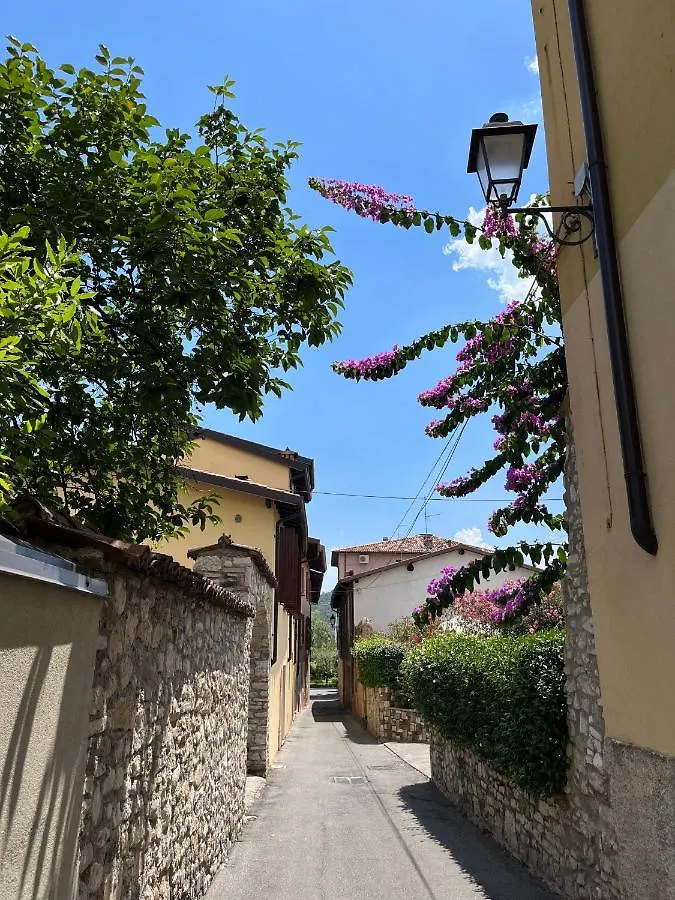La Piccola Casa Al Lago - Intera Casa Con 3 Camere E 2 Box Сало Дом отдыха