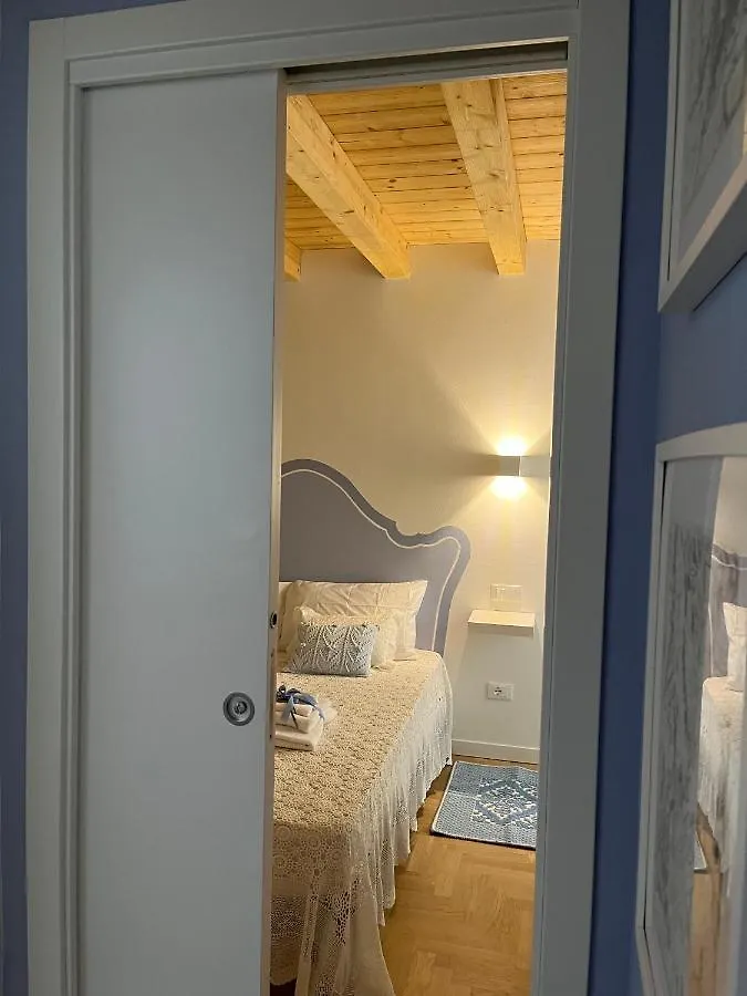 Holiday home La Piccola Casa Al Lago - Intera Casa Con 3 Camere E 2 Box Salo