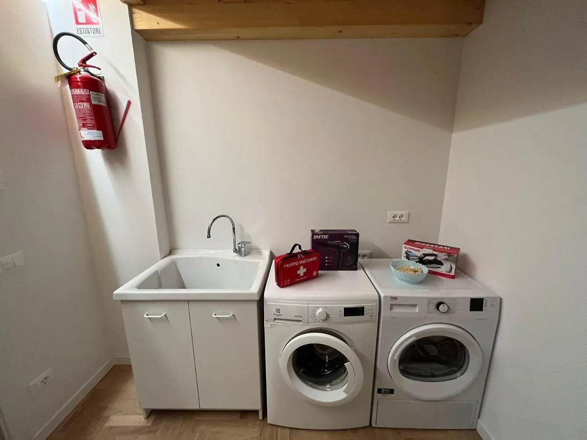 La Piccola Casa Al Lago - Intera Casa Con 3 Camere E 2 Box Salo 0*,