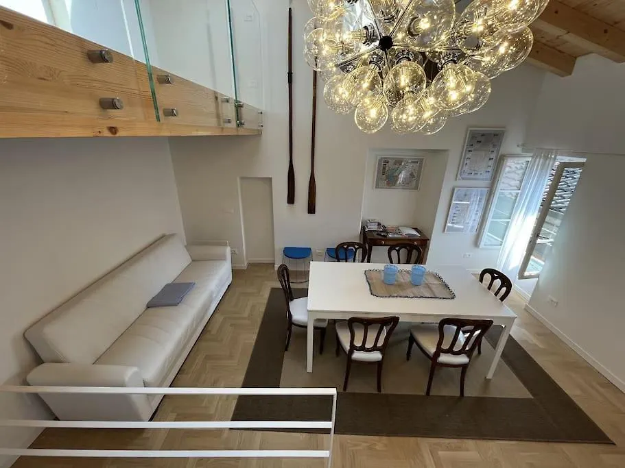 La Piccola Casa Al Lago - Intera Casa Con 3 Camere E 2 Box Salo Holiday home