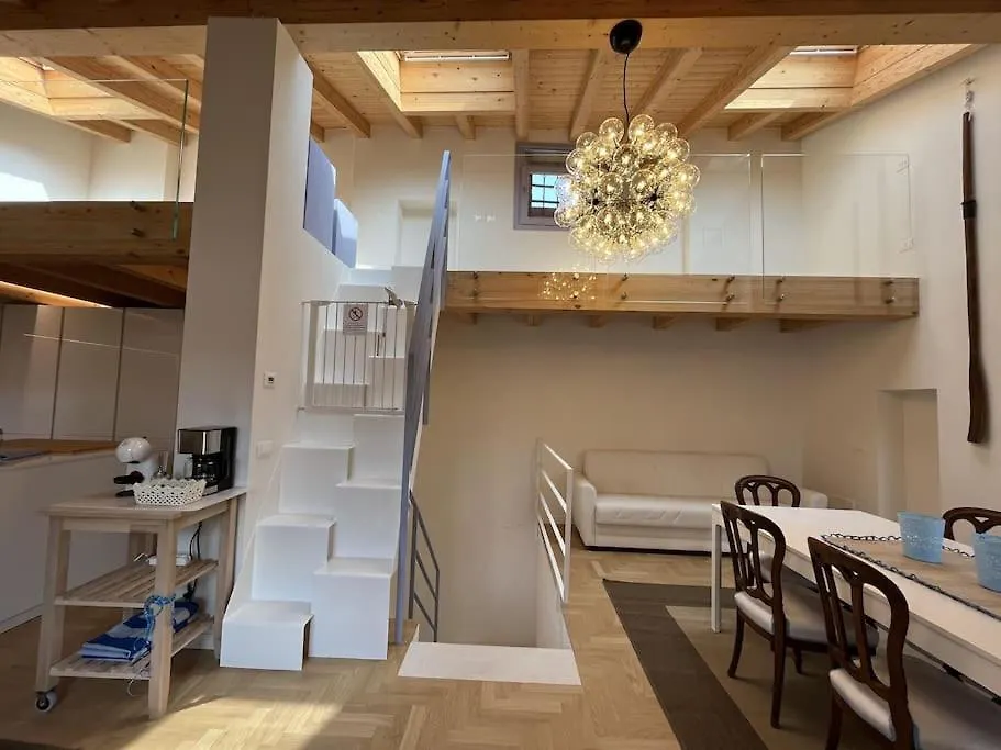 Дом отдыха La Piccola Casa Al Lago - Intera Casa Con 3 Camere E 2 Box Сало
