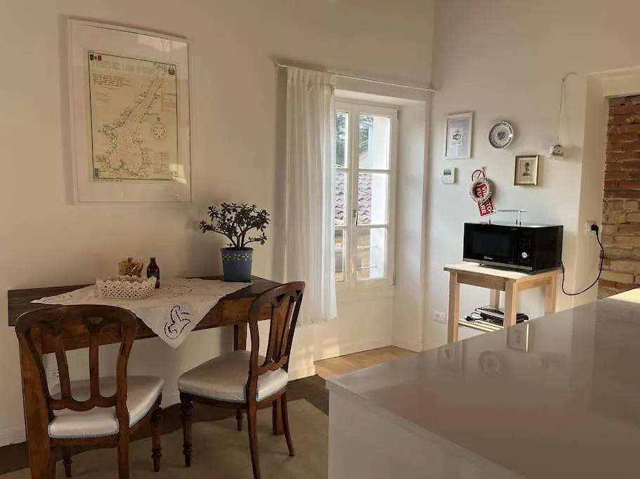 La Piccola Casa Al Lago - Intera Casa Con 3 Camere E 2 Box Salo