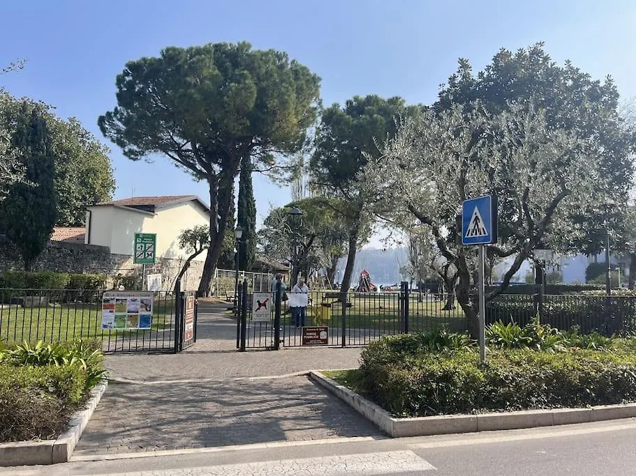 Holiday home La Piccola Casa Al Lago - Intera Casa Con 3 Camere E 2 Box Salo Italy