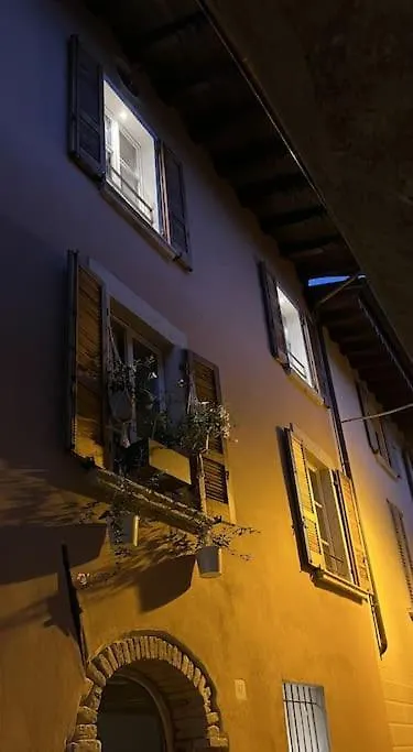 La Piccola Casa Al Lago - Intera Casa Con 3 Camere E 2 Box Salo 0*,  Italy