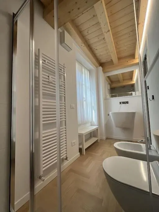 La Piccola Casa Al Lago - Intera Casa Con 3 Camere E 2 Box Salo Holiday home